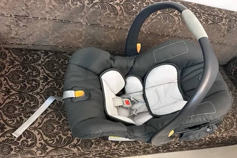 Baby cot & car seat 3