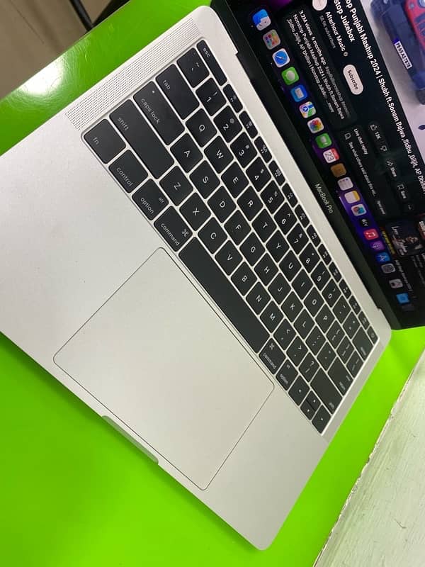 MacBook Pro Core i5 2017 1