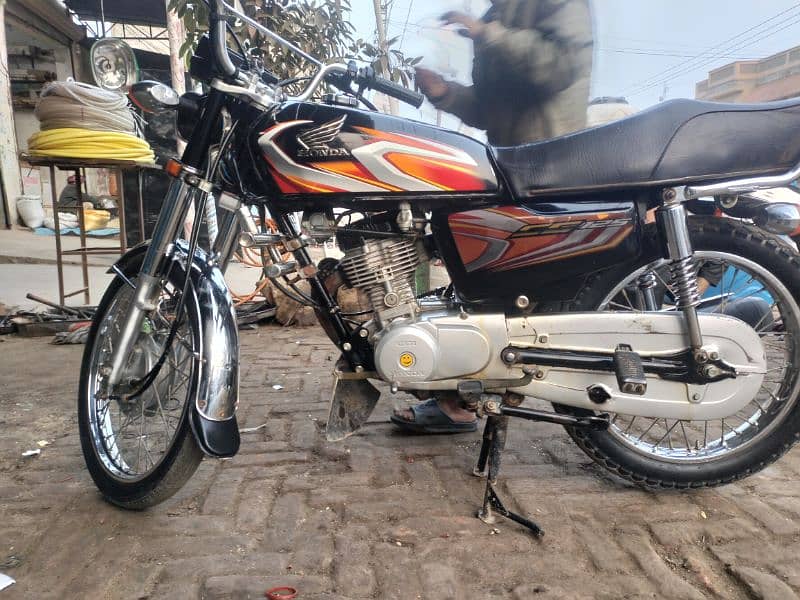 urgent sale HONDA 125 0