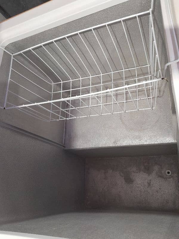 dawlence freezer for urgent sale 3