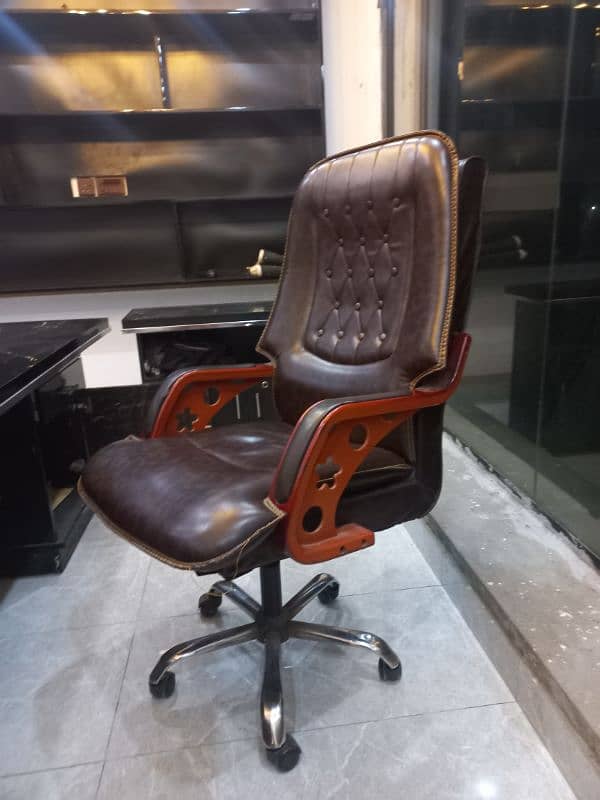 Executive Office Chair 1