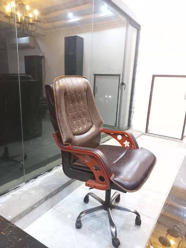 Executive Office Chair 3