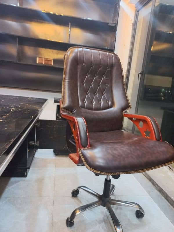 Executive Office Chair 6