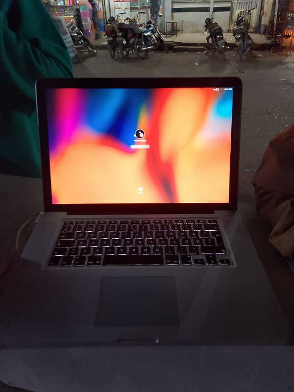 MACBOOK PRO 0