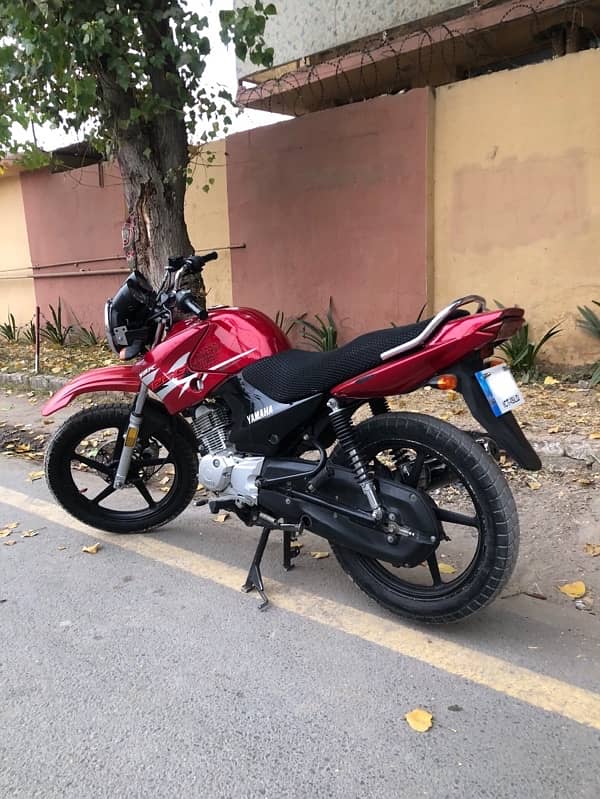 Yamaha ybr 125G 4