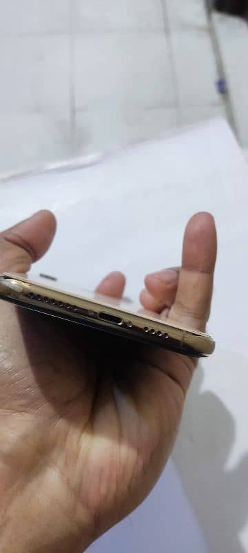 iPhone xs max golden 256gb non pta 1