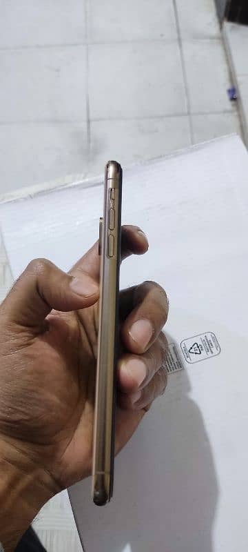 iPhone xs max golden 256gb non pta 3