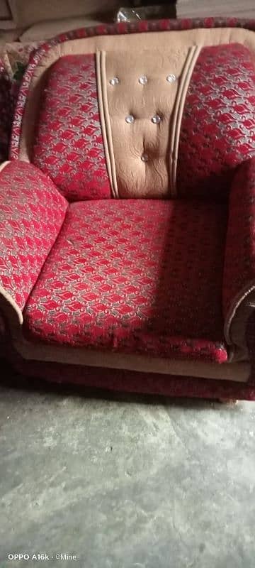 Sofa set complete no defect just like new used carefully 1