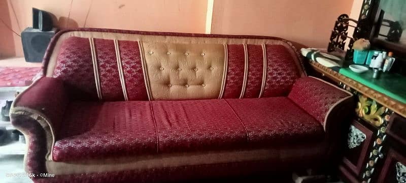 Sofa set complete no defect just like new used carefully 2