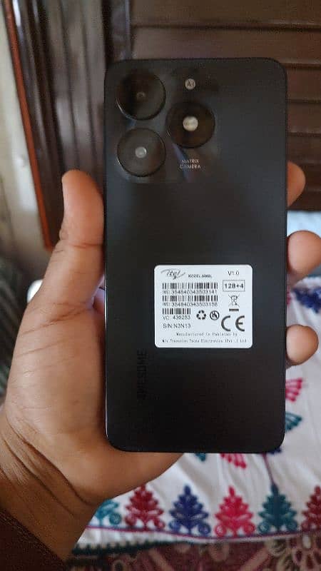 Itel A70 4+4/128 10/10 8month warranty exchange possible 3