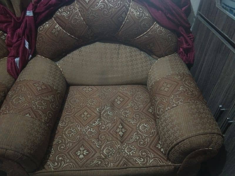 5 sitter soffa set for sale condition 10/9 only call 0332-5319966 2