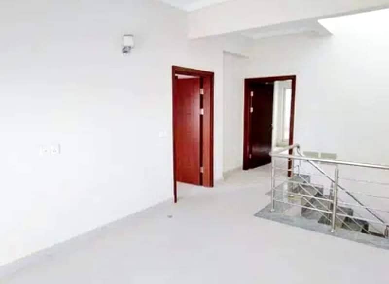 152 Square Yards Flat For sale In Bahria Town - Precinct 11-B 6