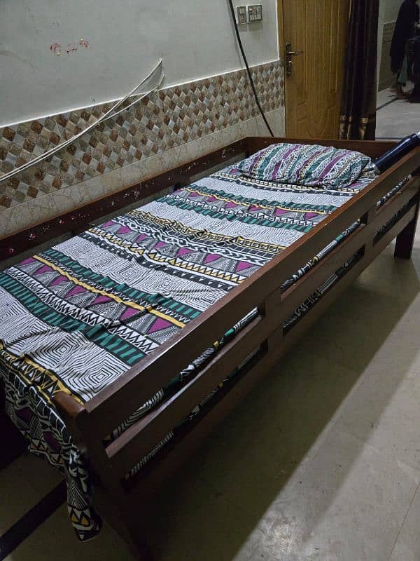 bed with spring mattress 0