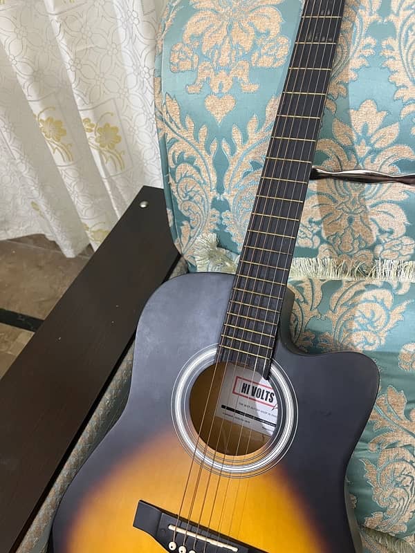 Hi volts acoustic guitar with bag 2