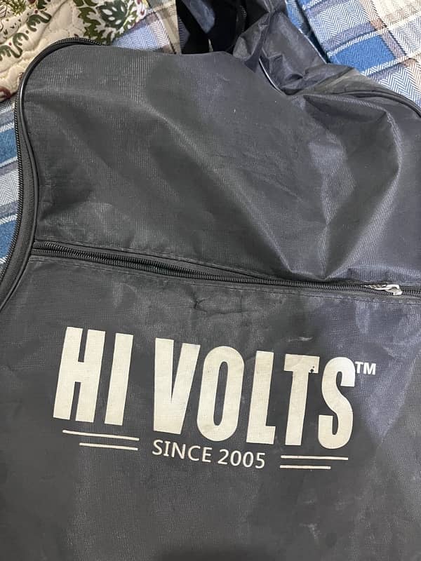 Hi volts acoustic guitar with bag 4