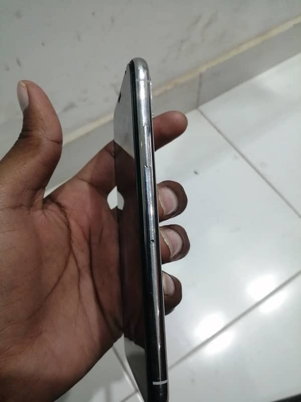 iPhone X 64 GB 5