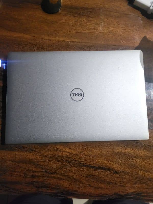 Dell precision 5520 Core i7-7820HQ 0