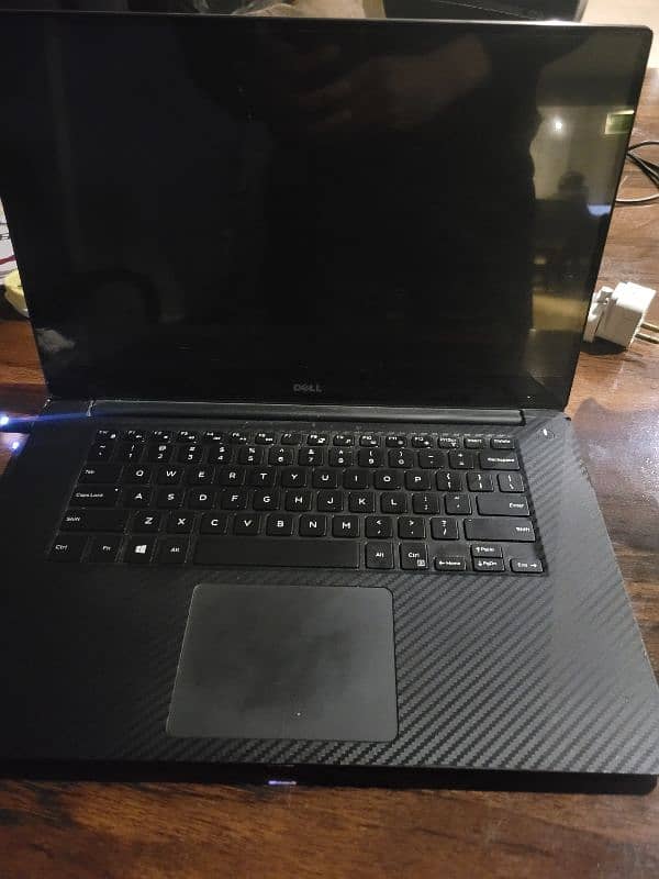 Dell precision 5520 Core i7-7820HQ 1