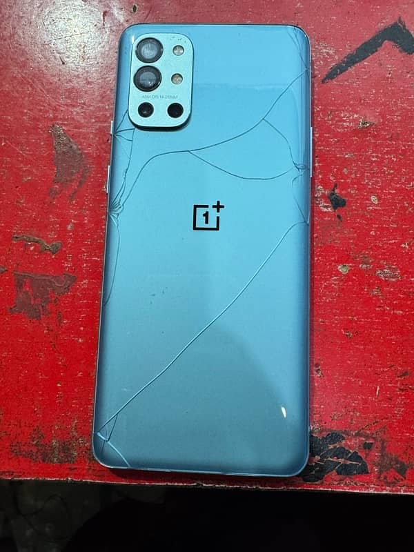 Oneplus 9R 1