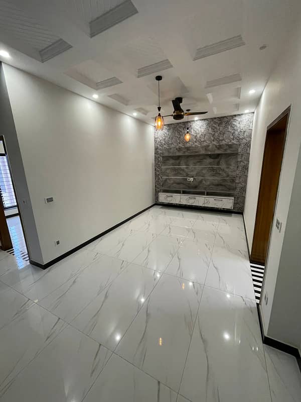 5 MARLA PRIME LOCATION HOUSE FOR SALE IN LAHORE 5