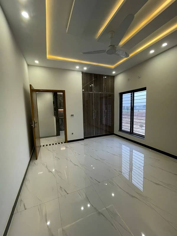 5 MARLA PRIME LOCATION HOUSE FOR SALE IN LAHORE 13