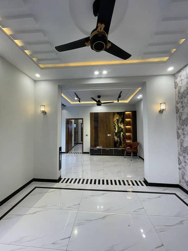 5 MARLA PRIME LOCATION HOUSE FOR SALE IN LAHORE 24