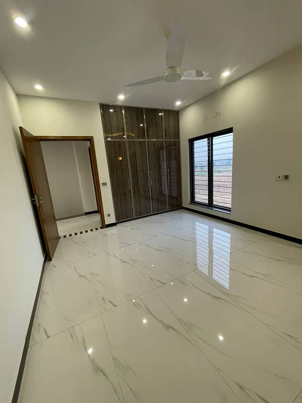 5 MARLA PRIME LOCATION HOUSE FOR SALE IN LAHORE 35