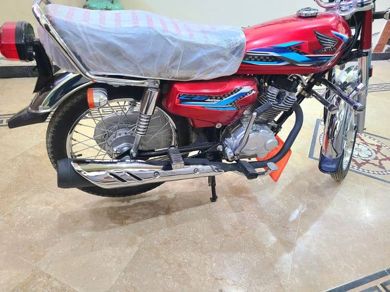 Honda 125 2024 4