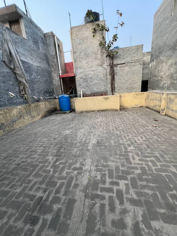 5 marla single storey house for sale, A block AL Rehman garden phase 4 near jallo park main canal road Lahore 1