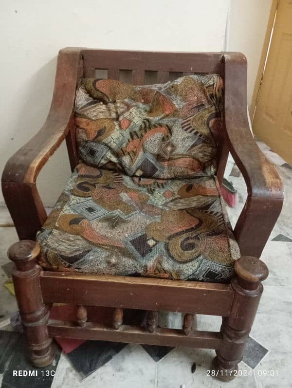 5 seater sofa set urgent sale 2