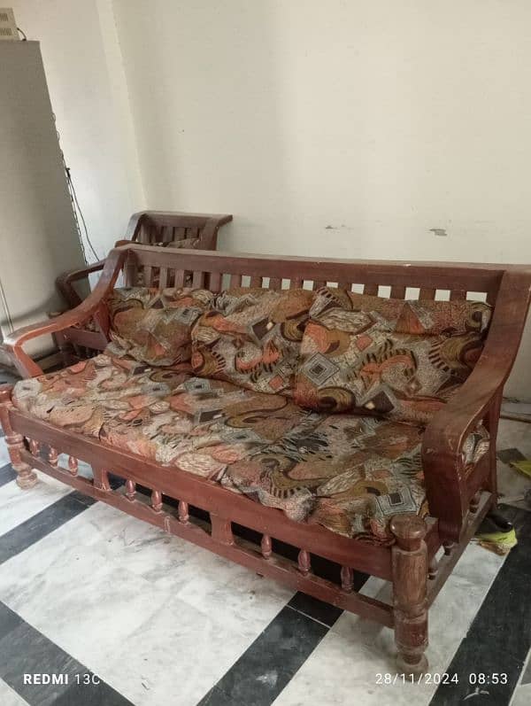 5 seater sofa set urgent sale 6