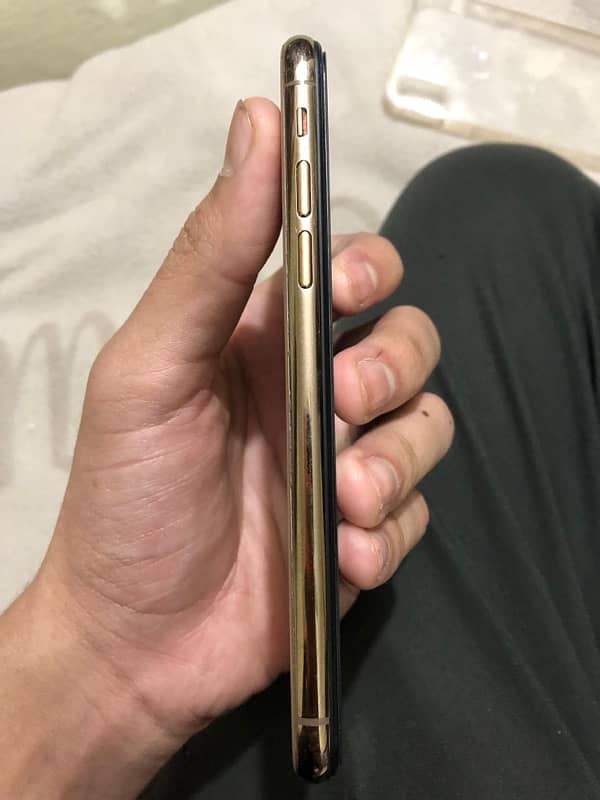 iPhone XS 64GB non pta 4