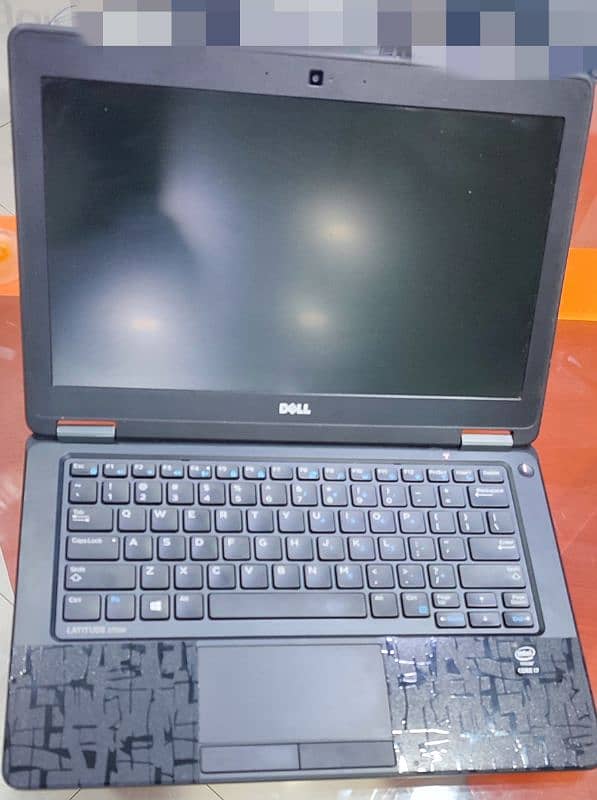 Dell Latitude E7250 1