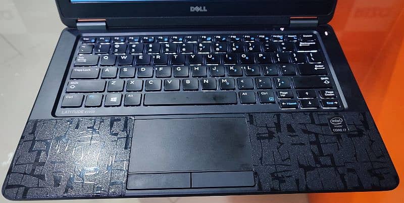 Dell Latitude E7250 2