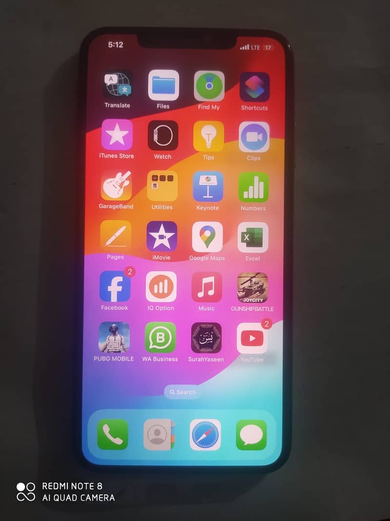 Apple iPhone XS Max 0