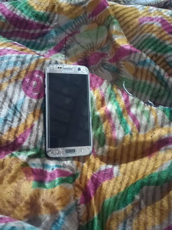 Samsung Galaxy S7 4/64 0