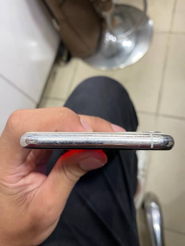 iphone 11 pro max 512 gb 84 health non pta not any falut 3