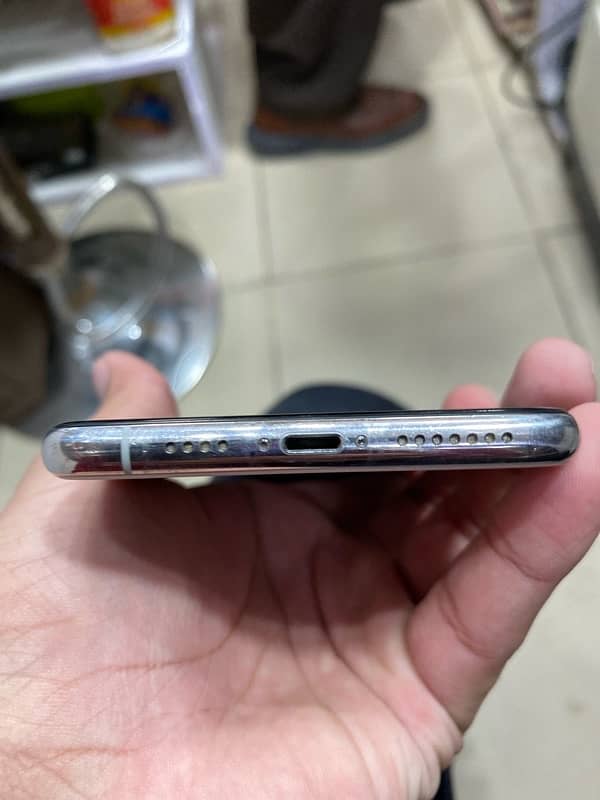 iphone 11 pro max 512 gb 84 health non pta not any falut 7