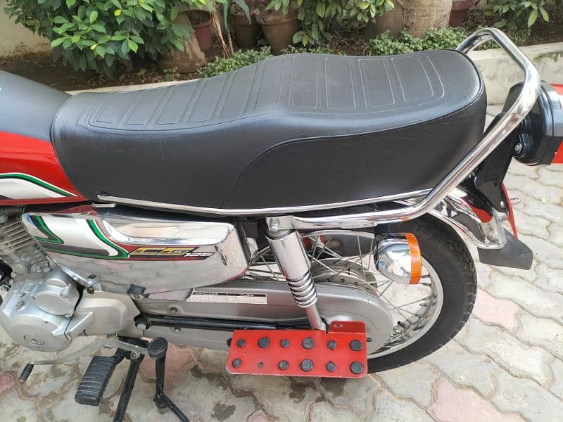 Honda 125 Special Adition fresh bike 8000 KM used 0