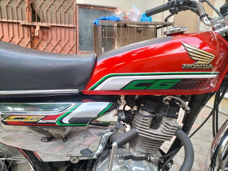 Honda 125 Special Adition fresh bike 8000 KM used 1