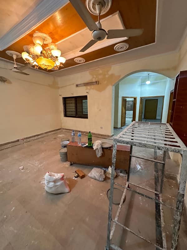 Portion for rent location Usman stret chaklala scheme 3 3bed tv lounge drawing room kichan 3bath bijli gass miter seprat tanks seprat car porch sepce available 2