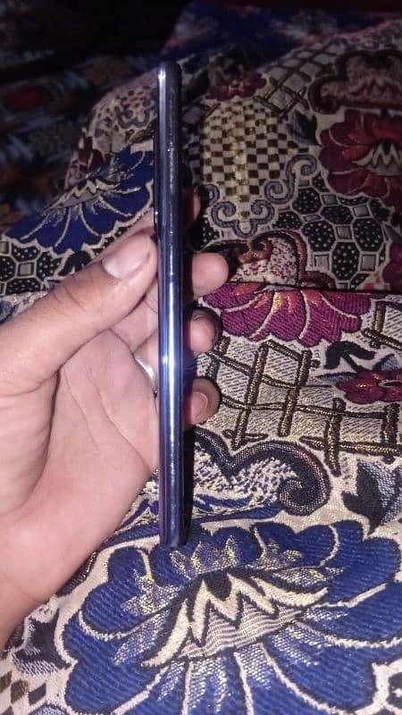 oppo f 19 with box and charger good batry timing 3