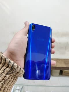 Vivo V11 Pro.