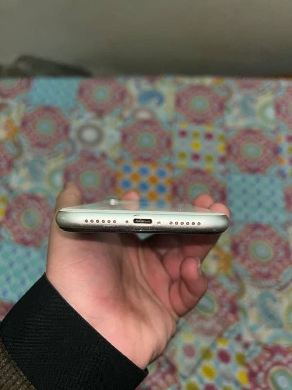 iPhone 11 LLA model (exchange possible) 8