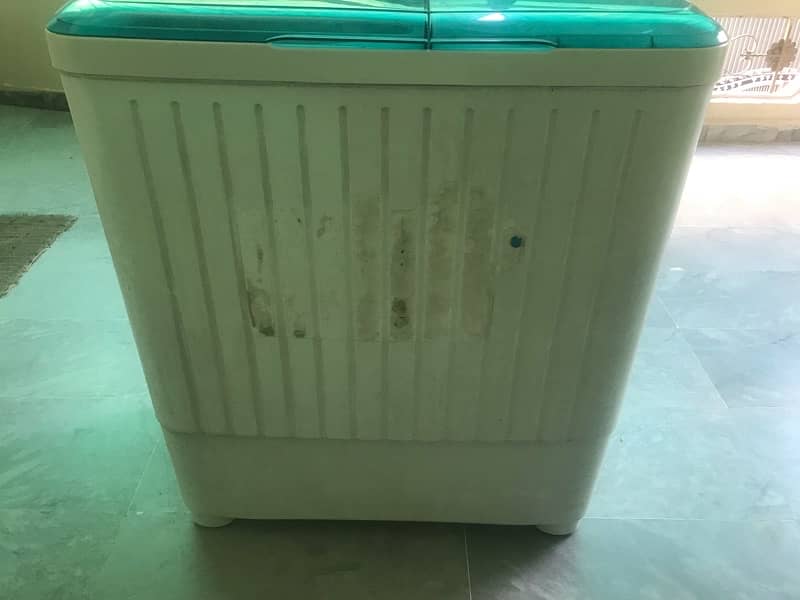 Haier washing machine FORSALE - double washer and dryer-like brand new 2