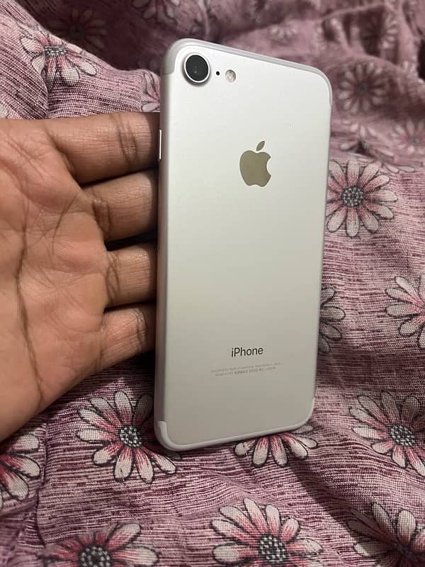 I Phone 7 32gb jv lush condition 1