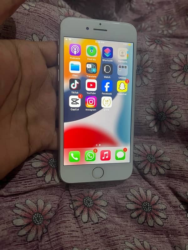 I Phone 7 32gb jv lush condition 5