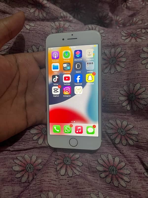 I Phone 7 32gb jv lush condition 7