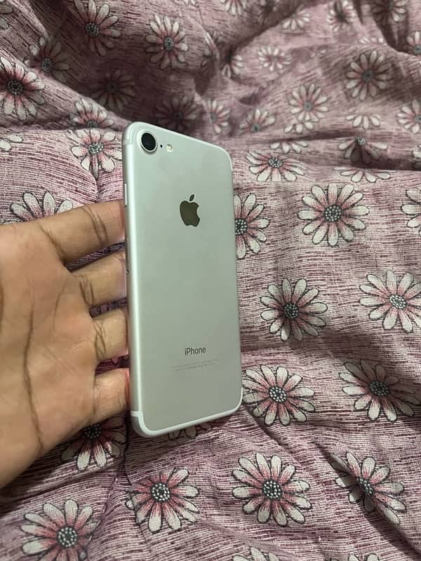 I Phone 7 32gb jv lush condition 8