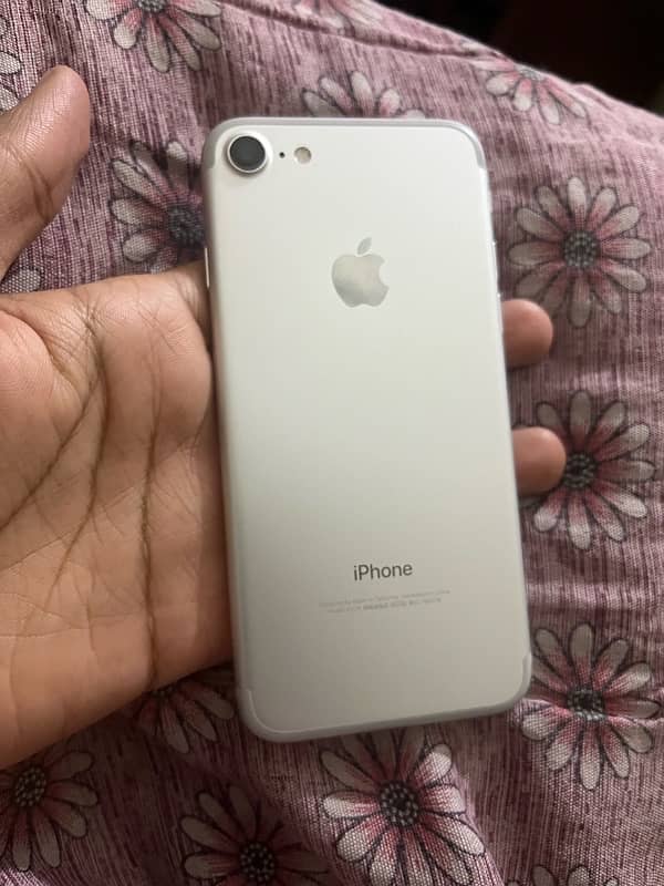 I Phone 7 32gb jv lush condition 15